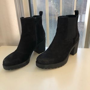 Vagabond | Black Chelsea Booties